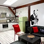 In The Attic Unikatowe Apartmenty By Stayly Daire *