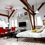 In The Attic Unikatowe Apartmenty By Stayly Daire
